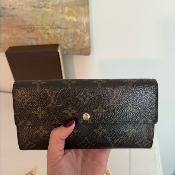 Authentic Vintage Louis Vuitton Monogram Brown Chain Wallet - Picture 9 of 13